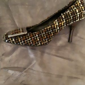 Pelle Moda woven winter heels with buckle. Size 6 1/2